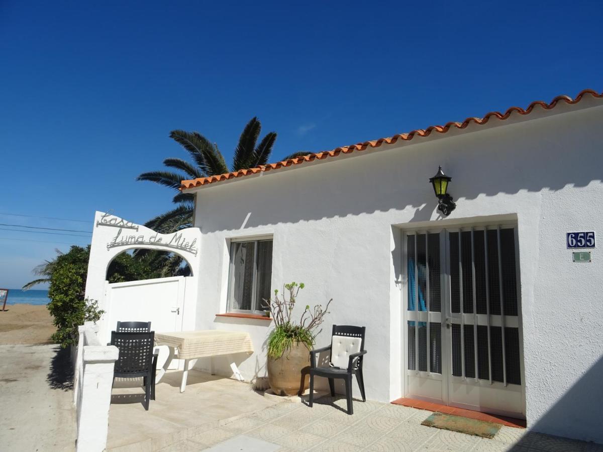 Villa At Seafront With Private Garden-655 Denia Exterior photo
